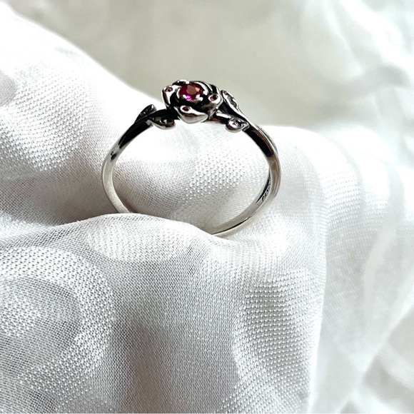 🌹 NWOT Beauty and the Beast Rose Ring - Princess Belle✨ - Picture 3 of 13